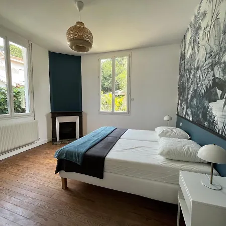 Maison Renovee, 3 Chambres, A 200m De La De Pereire - Fr-1-374-211 Villa