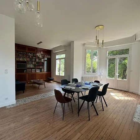Maison Renovee, 3 Chambres, A 200m De La De Pereire - Fr-1-374-211 *